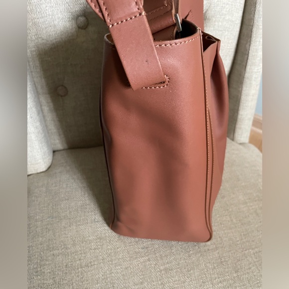 Everlane Studio Bag in Rich Cognac Leather. Made in Italy. - Picture 5 of 16